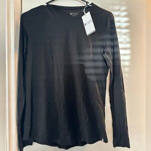 FIGS super soft black under shirt XS
